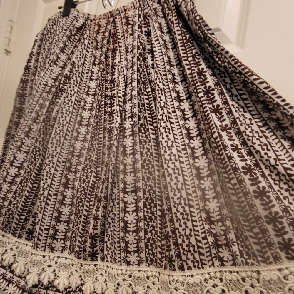 Trina Turk brown/white floral skirt size 8/10